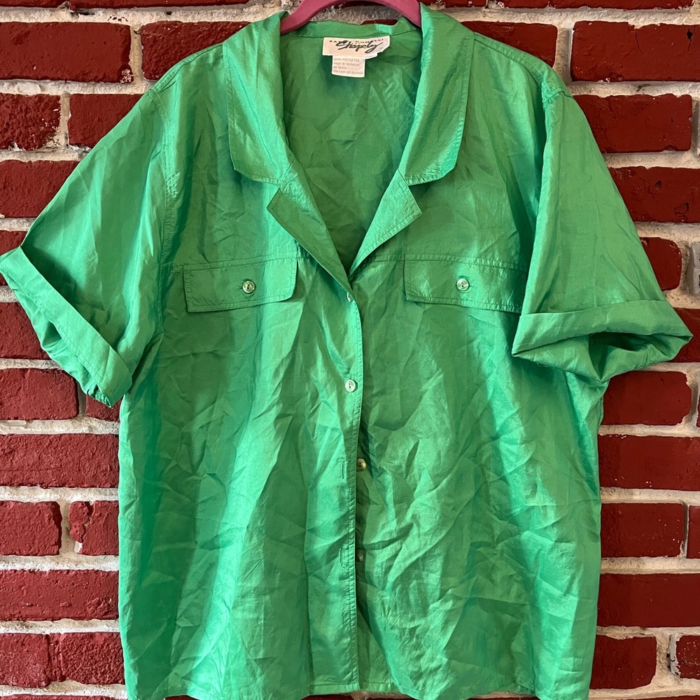 Silky vintage button up top 90s